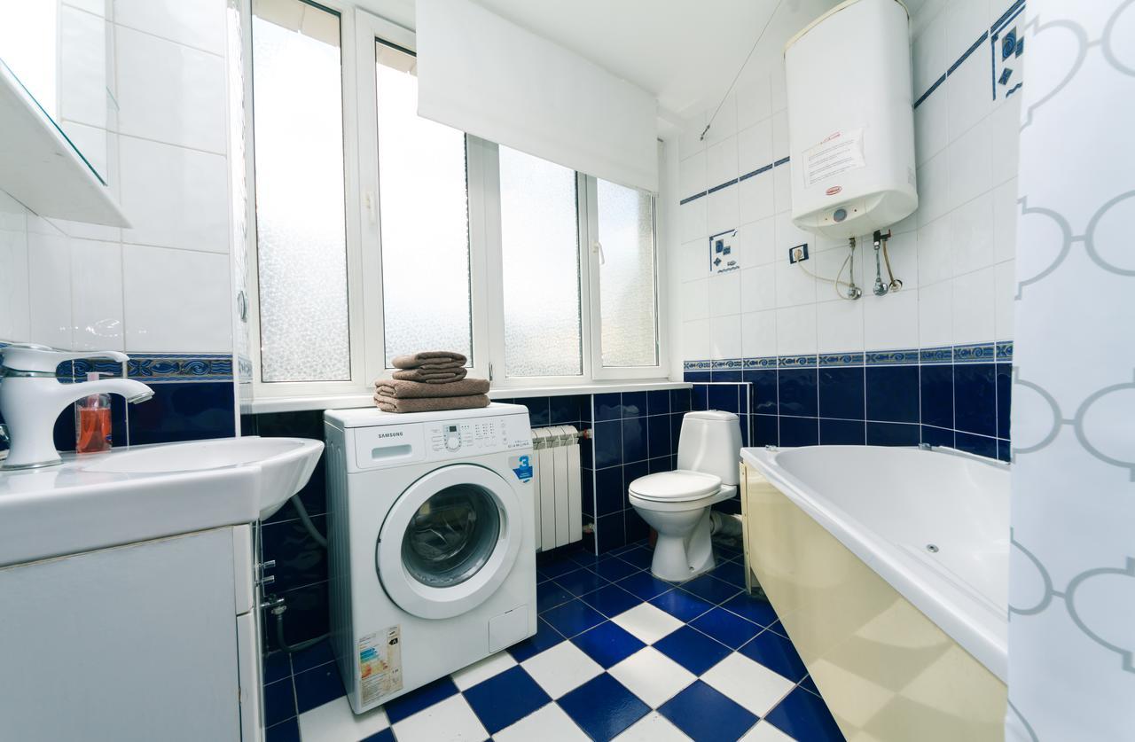 Two Bedroom Apartment On Kreschatik, Kyiv Center With Great View Exterior photo